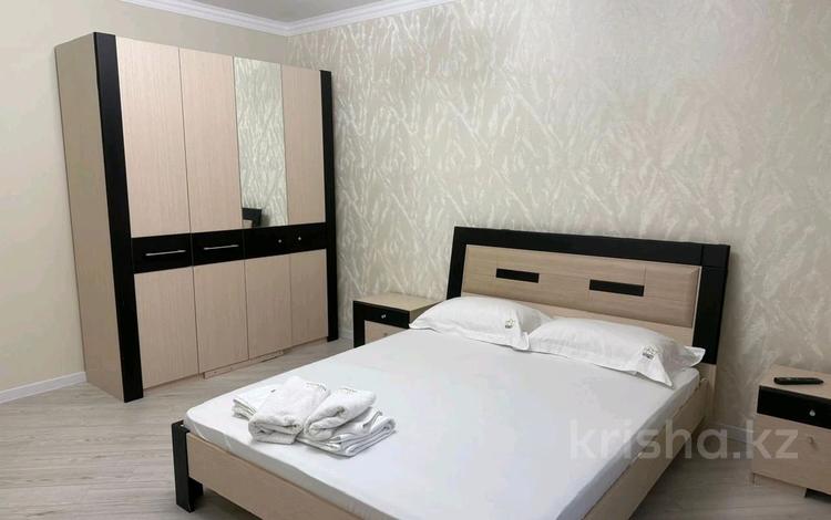 1-комнатная квартира · 45 м² · 4/9 этаж, К. Толеметова 85 за 12 000 ₸ в Шымкенте, Абайский р-н — фото 2