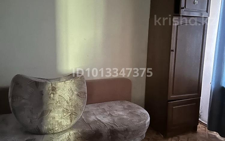 3-бөлмелі пәтер · 55 м² · 4/4 қабат, мкр №4 26 — абая -, бағасы: 37.5 млн ₸ в Алматы, Ауэзовский р-н — фото 2