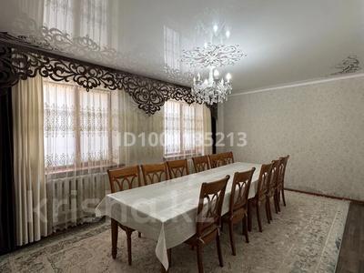 Отдельный дом · 6 комнат · 230 м² · 10 сот., мкр Турксиб, Озбек акын 13 — Возле 54 школы за 55 млн 〒 в Таразе