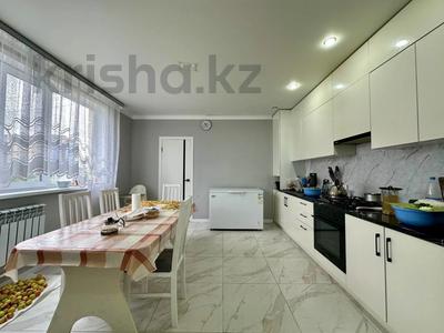 Отдельный дом · 5 комнат · 189 м² · 10 сот., Южный 201/1 за 54 млн 〒 в Мичуринское