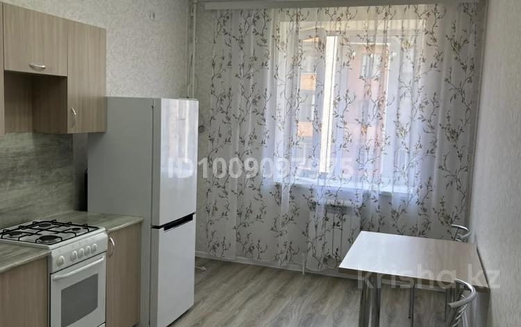 1-бөлмелі пәтер · 41 м² · 4/6 қабат, Микрорайон Береке, Микрорайон Береке 48, бағасы: 150 000 ₸ в Костанае — фото 3