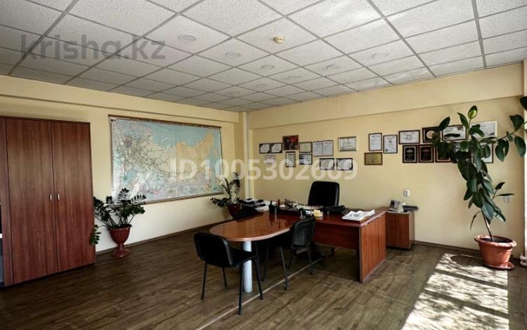 Офисы, склады, кабинеты и рабочие места · 150 м² за 375 000 〒 в Алматы, Турксибский р-н — фото 2
