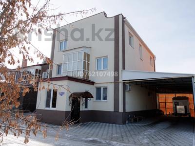 Пәтерлер в Западно-Казахстанской обл.: 7-бөлмелі пәтер · 450 м², мкр Астана 42 — Масковская, бағасы: 105 млн 〒 7-бөлмелі пәтер · 450 м², мкр Астана 42 — Масковская, бағасы: 105 млн 〒 в Уральске