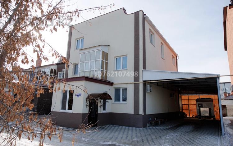 7-комнатная квартира · 450 м², мкр Астана 42 — Масковская за 100 млн ₸ в Уральске — фото 2