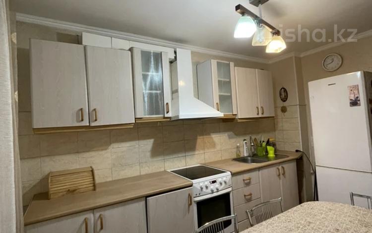 4-бөлмелі пәтер · 90 м² · 2/10 қабат, Казахстан 64 — Пл. Республики (г-м МиКен), бағасы: 350 000 ₸ в Усть-Каменогорске — фото 2