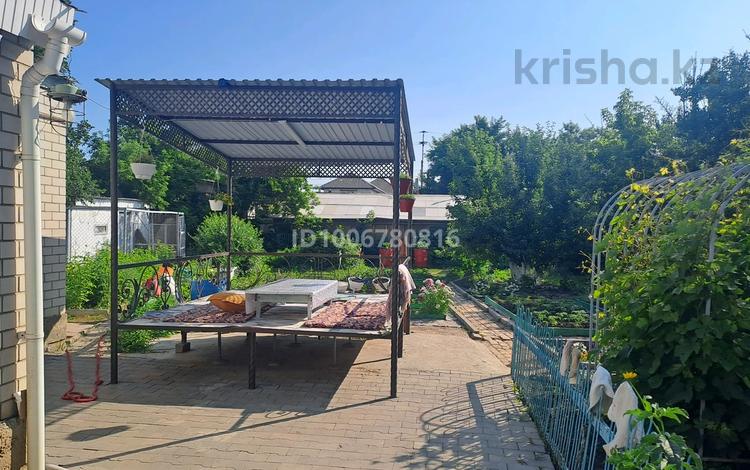 Отдельный дом · 4 комнаты · 100 м² · 9 сот., Иманова — Садовая за 33 млн 〒 в Актобе, мкр Москва — фото 13