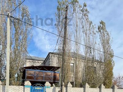 Отдельный дом · 9 комнат · 400 м² · 10 сот., Социалистическая 43 — Район тысячи мелочей, силикатный коттедж находиться сзади мечети Тыныбай за 200 млн 〒 в Семее