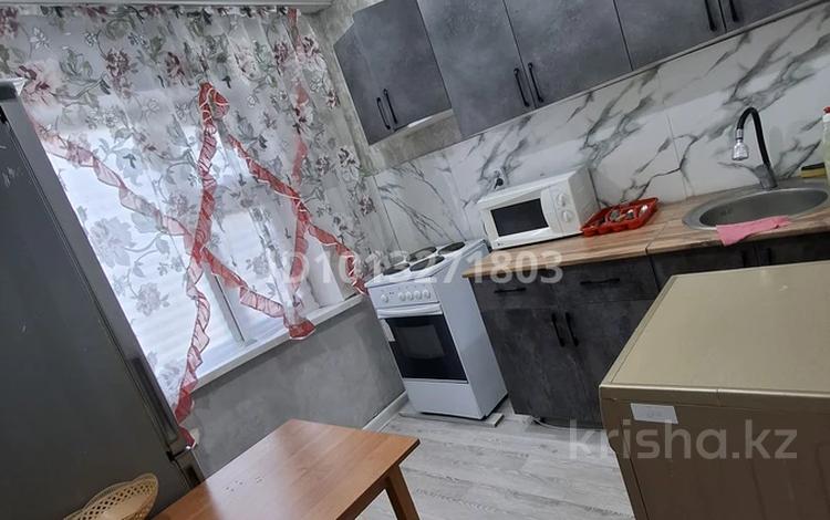 2-комнатная квартира · 48 м² · 2/5 этаж, Сабитова за 13 000 ₸ в Балхаше — фото 2