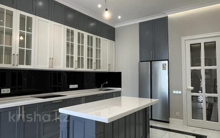 3-комнатная квартира · 130 м² · 4/8 этаж, Умай Ана 15 за 1.5 млн ₸ в Астане, Нура р-н — фото 2