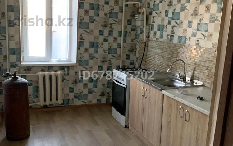 3-комнатная квартира, 65 м², 4/5 этаж, 1-й мкр 45 за 16 млн 〒 в Туркестане — фото 2