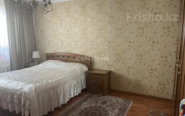 4-комнатная квартира, 100 м², 3/10 этаж, Майры 25 за 39 млн 〒 в Павлодаре — фото 2