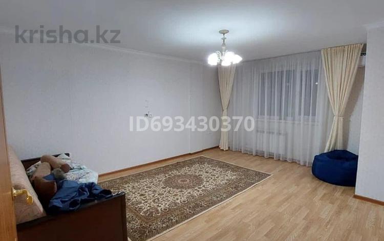 2-комнатная квартира, 76 м², 6/9 этаж, лесная 12Б за 24.5 млн 〒 в Павлодаре — фото 2