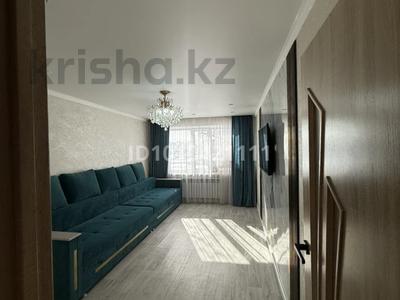 2-комнатная квартира · 47 м² · 1/5 этаж, Майкудук, 15й микрорайон 9 — Садик Ақ бала за 10 млн 〒 в Караганде, Алихана Бокейханова р-н