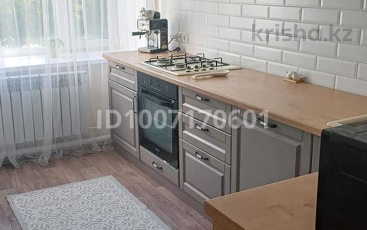 3-комнатная квартира · 57 м² · 1/2 этаж, Микрарайон Железнодорожный 45 за 16 млн ₸ в  — фото 2