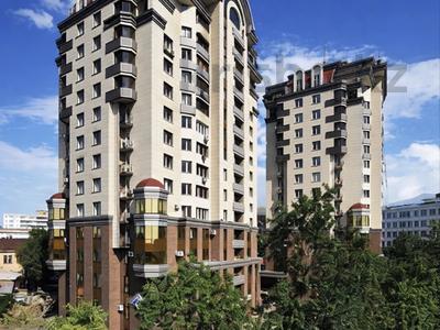3-бөлмелі пәтер · 135 м² · 8/16 қабат, Наурызбай батыра 152 — Абая, бағасы: 149 млн ₸ в Алматы, Бостандыкский р-н