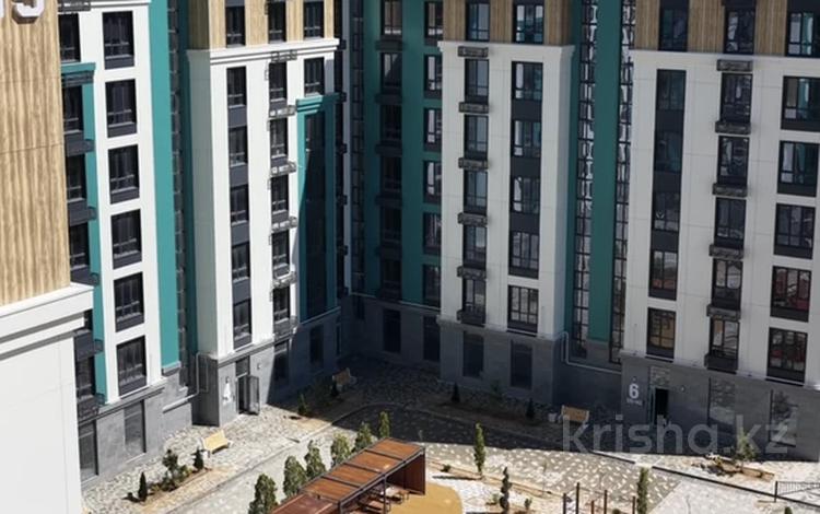 3-комнатная квартира · 111.6 м² · 8/8 этаж, 39-й мкр 14 за 30 млн ₸ в Актау — фото 2
