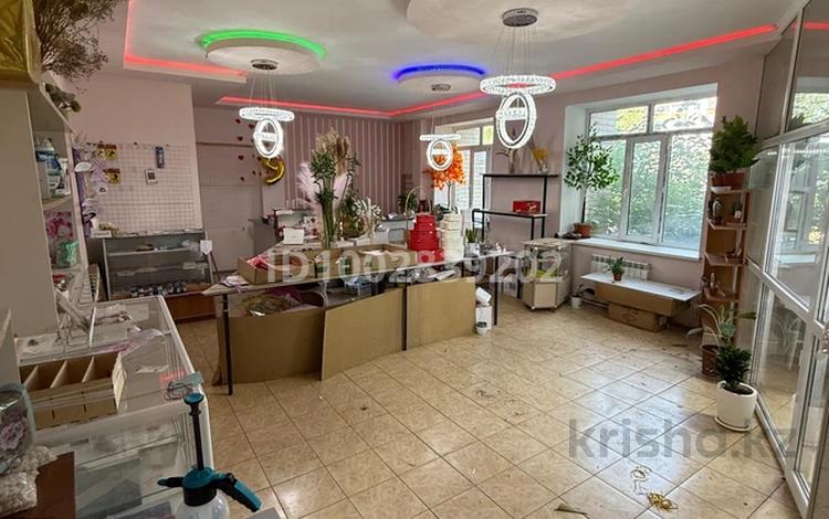 Кеңселер, дүкендер мен бутиктер, сұлулық салондары, фитнес және спорт, медорталықтар мен дәріханалар, білім орталықтары, ойын-сауық, конференц-залдар, кабинеттер және жұмыс орындары, студиялар · 70 м², бағасы: 300 000 ₸ в Актобе, мкр Болашак — фото 2