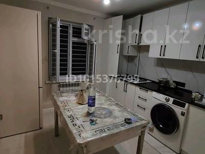 3-комнатная квартира · 70 м² · 2/5 этаж, мкр Восток за 300 000 ₸ в Шымкенте, Аль-Фарабийский р-н