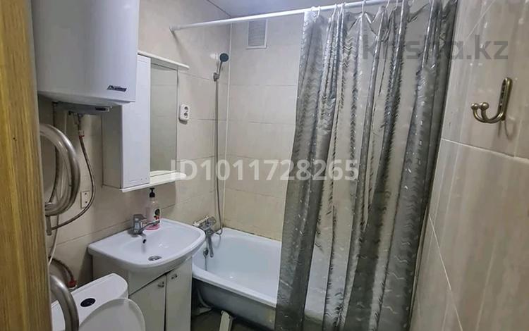 3-комнатная квартира · 56 м² · 1/5 этаж, Просп. Нуркена Абдирова 24 за 15 000 ₸ в Караганде, Казыбек би р-н — фото 2