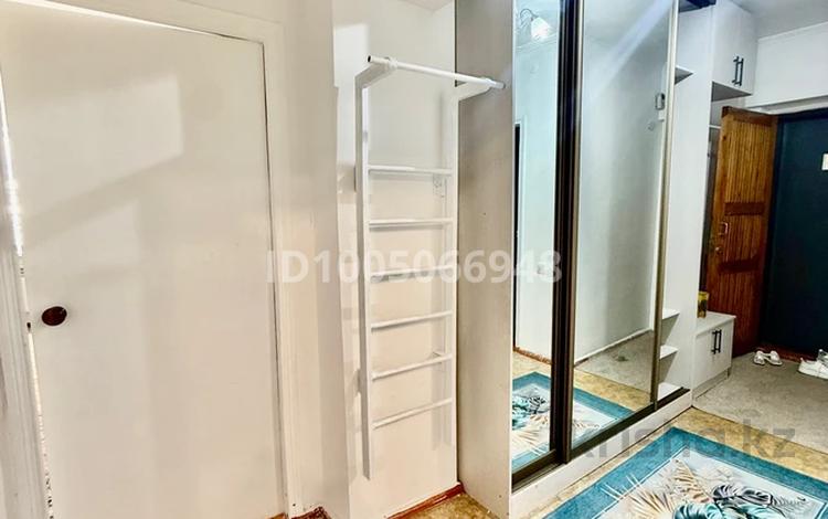 2-бөлмелі пәтер · 60 м² · 2/5 қабат, мкр Кокжиек, Көкайдай 5 — Кокайдай, бағасы: 350 000 ₸ в Алматы, Жетысуский р-н — фото 2