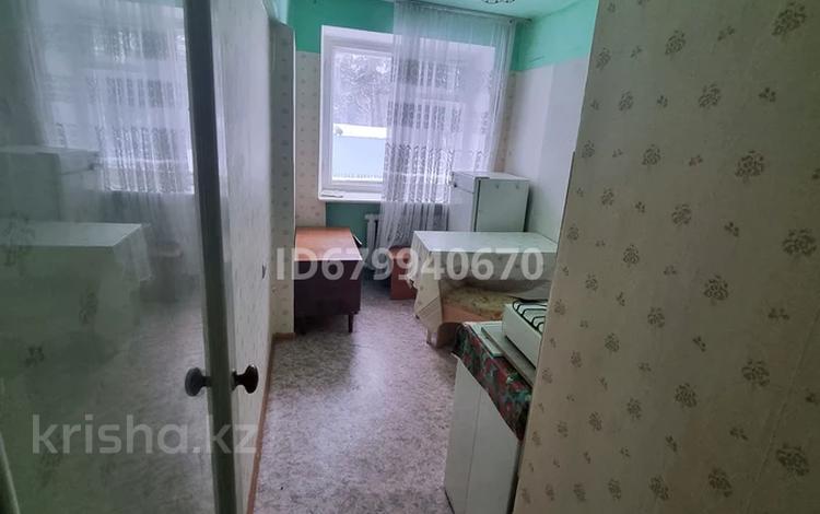 1-комнатная квартира, 32 м², 1/4 этаж помесячно, БСХТ 43 за 80 000 〒 в Щучинске — фото 2