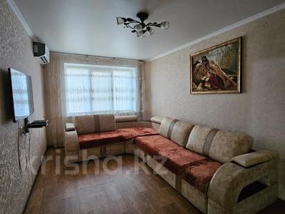 2-комнатная квартира · 53 м² · 4/5 этаж, мкр Кунаева за 130 000 ₸ в Уральске