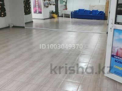 Свободное назначение, офисы, магазины и бутики, склады, общепит, салоны красоты, фитнес и спорт, медцентры и аптеки, образование, развлечения, кабинеты и рабочие места, студии · 92 м² за 280 000 〒 в Косшы