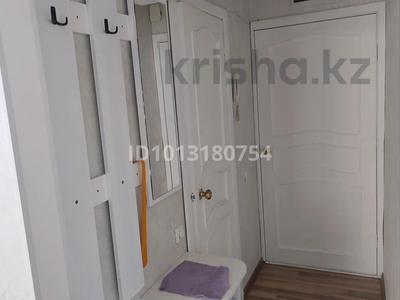 2-бөлмелі пәтер · 40.5 м² · 4/5 қабат, 5-ш/а. — возле центральной дороги, бағасы: 14 млн ₸ в Актау, 5-й мкр