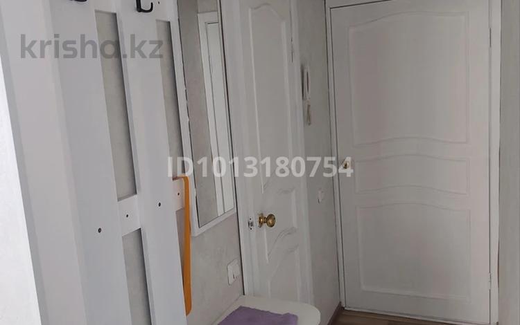 2-бөлмелі пәтер · 40.5 м² · 4/5 қабат, 5-ш/а. — возле центральной дороги, бағасы: 14 млн ₸ в Актау, 5-й мкр — фото 2