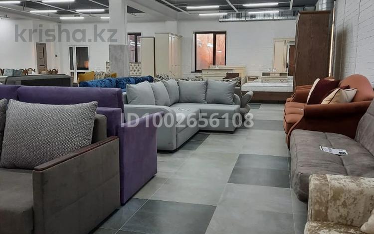 Свободное назначение, магазины и бутики · 155 м² за 341 000 〒 в Усть-Каменогорске — фото 2