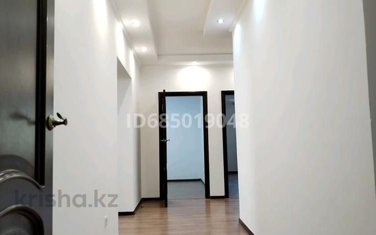 3-комнатная квартира, 127 м², 1/6 этаж помесячно, мкр 5, проспект абая 20