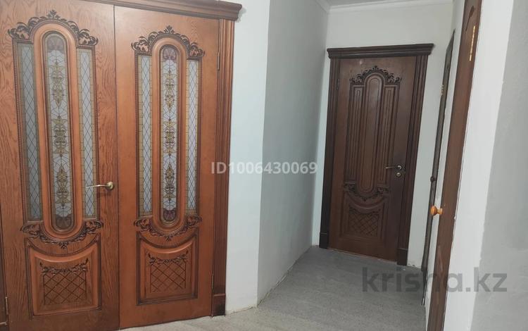 1-бөлмелі пәтер · 44 м² · 1 қабат, Магилик ел 12 — Батыс 2, остановка Назарбаев школ, бағасы: 130 000 〒 в Актобе — фото 3