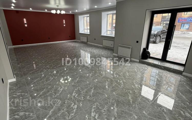 Свободное назначение, офисы, магазины и бутики, общепит, салоны красоты, медцентры и аптеки, образование, развлечения · 67 м² за 39 млн 〒 в Кокшетау — фото 2