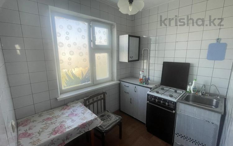 3-комнатная квартира · 47 м² · 5/5 этаж, мкр 5, Есет-Батыра 75 за 10 млн ₸ в Актобе — фото 2