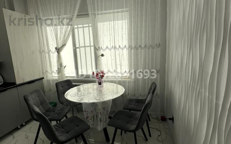 2-бөлмелі пәтер · 60 м² · 2/6 қабат, Исенова — Рядом обл акимат, бағасы: 400 000 ₸ в Атырау — фото 2