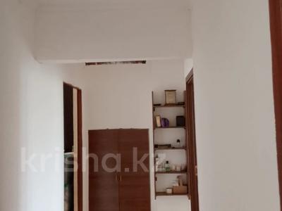 3-комнатная квартира · 60 м² · 5/5 этаж, мкр Аксай-2 за 30.5 млн ₸ в Алматы, Ауэзовский р-н