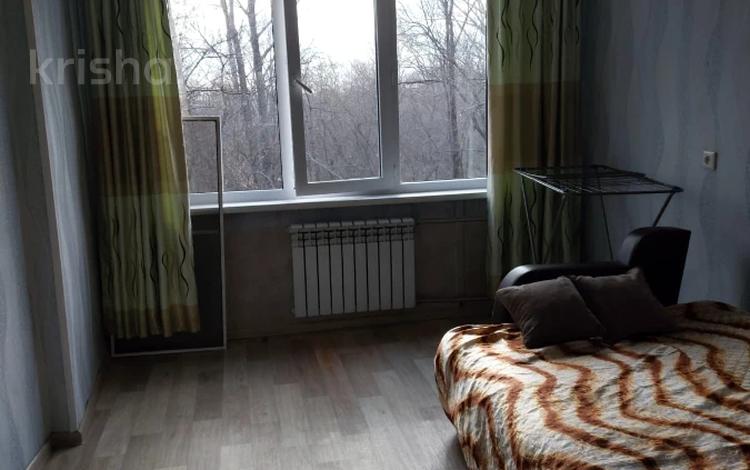 1-комнатная квартира, 31 м², 2/5 этаж, Назарбаева 93 за 11.5 млн 〒 в Усть-Каменогорске — фото 6
