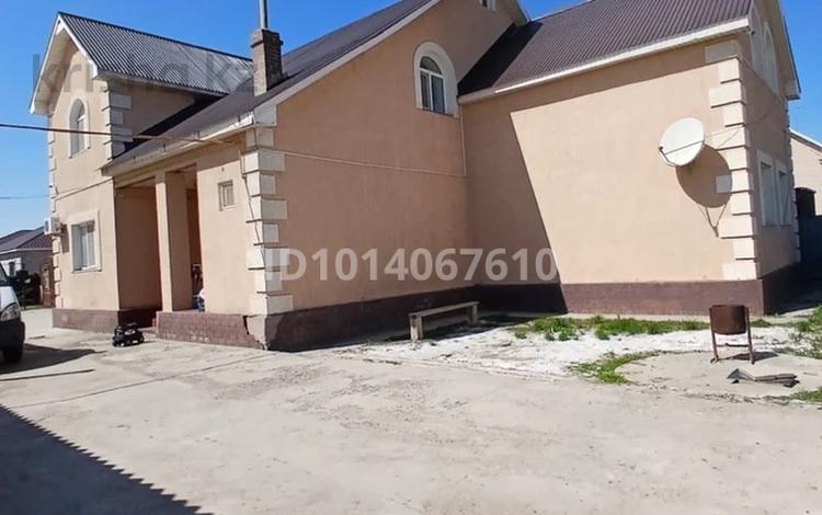 Отдельный дом · 5 комнат · 235 м² · 10 сот., мкр Атырау, Байбакты ата 9 за 37 млн ₸ — фото 2