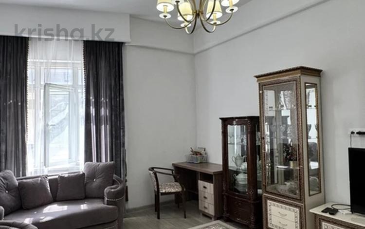 2-бөлмелі пәтер · 75.5 м² · 2/9 қабат, Просп. Кабанбай батыра 9, бағасы: 50 млн ₸ в Астане, Нура р-н — фото 2