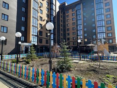 Аренда квартир в Западно-Казахстанской обл.: 2-комнатная квартира · 90 м² · 2/8 этаж, Даумова за 450 000 〒 2-комнатная квартира · 90 м² · 2/8 этаж, Даумова за 450 000 〒 в Уральске