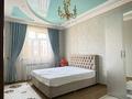 Отдельный дом · 7 комнат · 320 м² · 8 сот., мкр Северо-Запад, Тарақтас 125 — Өтегенова көшесінің қиылысындағы Тарақтас көшесінде орналасқан. за 87 млн ₸ в Шымкенте, Абайский р-н