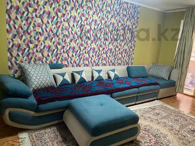 Жеке үй • 4 бөлмелер • 150 м² • тәулік бойы, мкр Акбулак 1, бағасы: 30 000 〒 в Алматы, Алатауский р-н