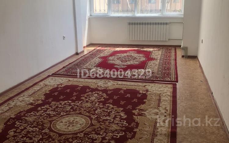 2-бөлмелі пәтер, 90 м², 1/5 қабат, Байтерек 20, бағасы: 17 млн 〒 в Таразе — фото 2