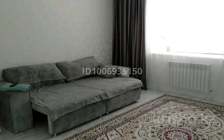 1-бөлмелі пәтер · 47 м² · 3 қабат, Нур Актобе, Нұр Ақтөбе 1, бағасы: 12 000 ₸ — фото 2