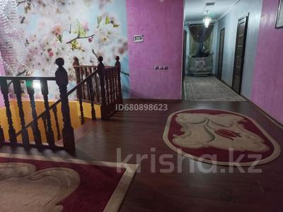 Отдельный дом · 8 комнат · 300 м² · 10 сот., Каһарман Бабағұлов 5 — Баймаханова за 500 000 〒 в 