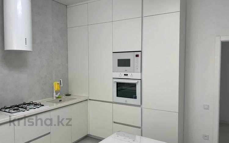 2-бөлмелі пәтер · 70 м² · 1/5 қабат, Алтын орда ш/а., бағасы: 28 млн ₸ в Актобе, мкр. Алтын орда — фото 4
