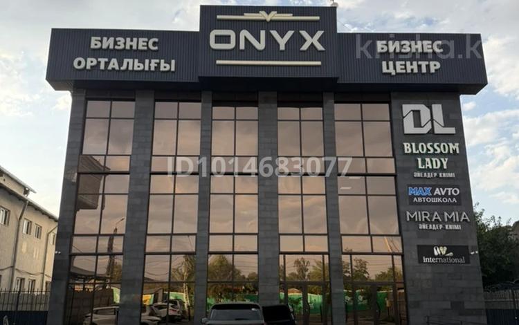 Свободное назначение, офисы, магазины и бутики, склады, азс, автосервисы и автомойки, общепит, салоны красоты, сельское хозяйство, бани, гостиницы и зоны отдыха, фитнес и спорт, медцентры и аптеки, образование, развлечения, конференц-залы, кабинеты и рабочие места, студии · 500 м² за 500 000 ₸ в Таразе — фото 4