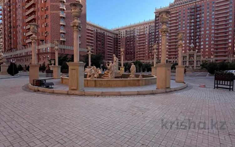 1-комнатная квартира · 52 м² · 10/15 этаж, 17-й мкр, ​17-й микрорайон 8 за 240 000 ₸ в Актау — фото 2