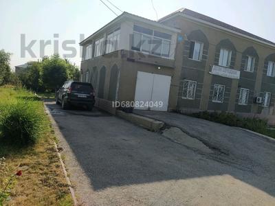 Отдельный дом · 6 комнат · 240 м² · 18 сот., Ахтанова 106 за ~ 1.4 млн 〒 в Хромтау