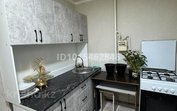 1-комнатная квартира · 30 м² · 2/5 этаж, мкр Каратау 7 за 80 000 ₸ в Таразе — фото 2